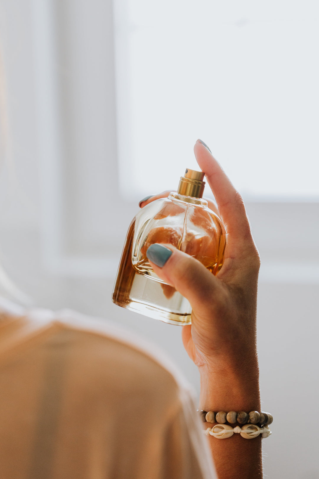 Face oils vs serums: What's the difference?